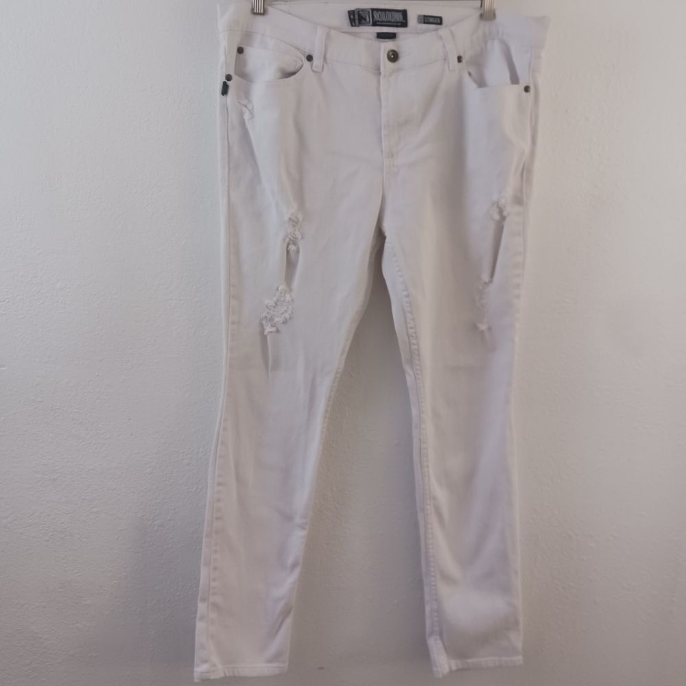 Social Collision stinger distress white jeans size 36/32